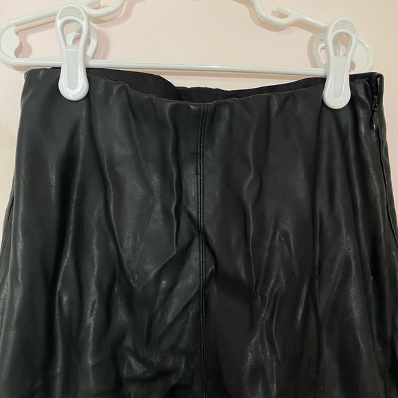 BLANK NYC faux leather pants, size 26 - Picture 3 of 5